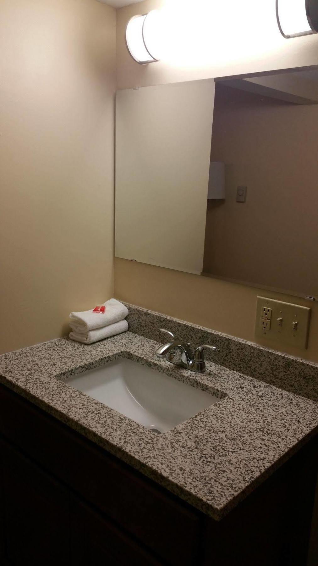 Dartmouth Motor Inn Zewnętrze zdjęcie